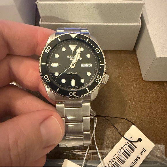Seiko Dress Watch SRPD55K1, Silver 42mm, Modern - Picture 5 of 12